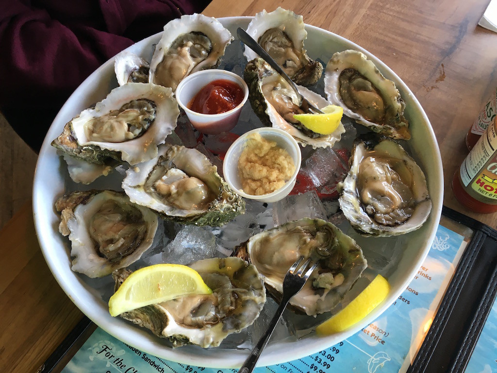 Oyster House Happy Hour oyster plate; $7.50/dozen! YUM!!