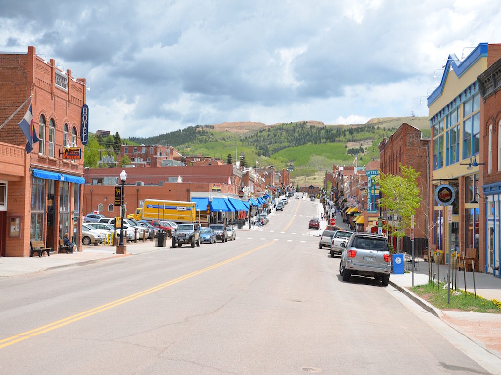 the view down the main drag- obviously rush hour doesn't exist here!