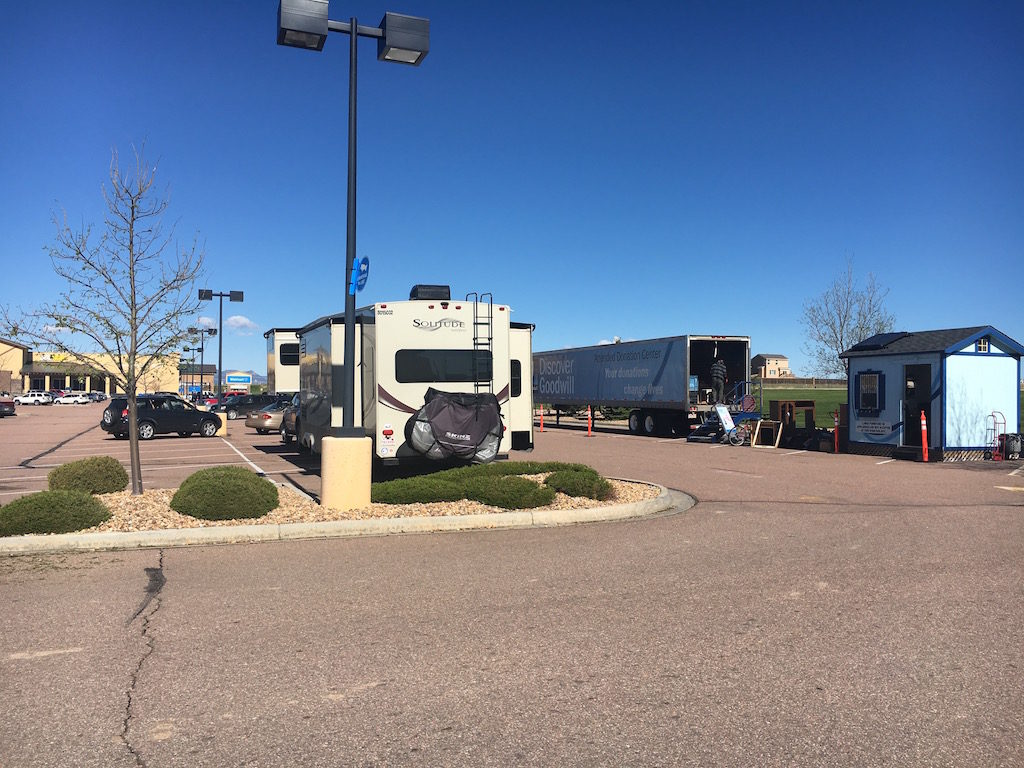We unfortunately could not fit our rig on Vice and Kristin's property so we stayed overnight at the Walmart- interesting experience!
