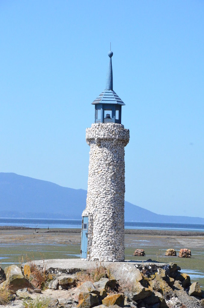 Their little lighthouse covered in, you guessed it, oyster shells!